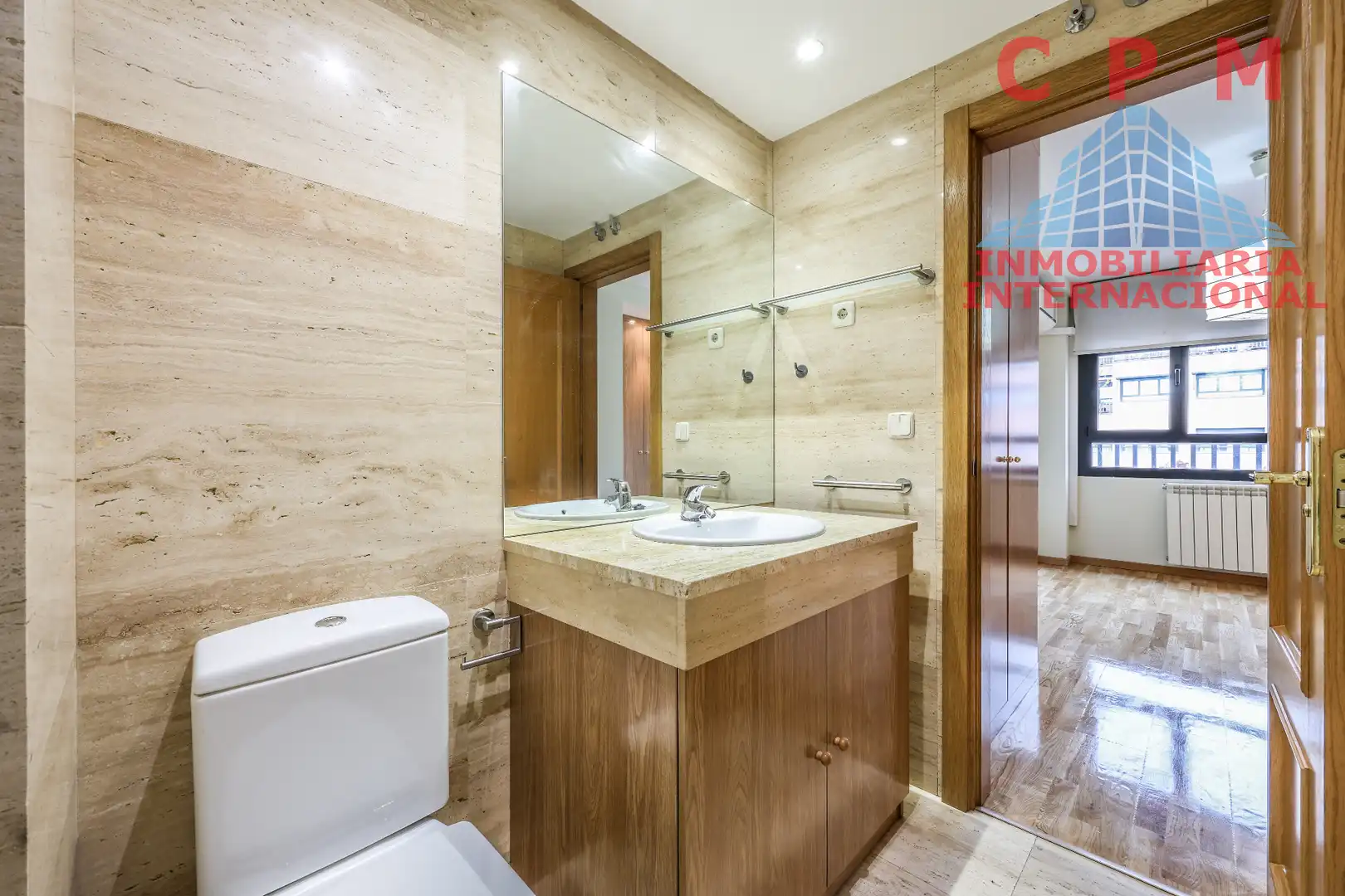 Bathroom of Duplexes for rent in Madrid  with Air Conditioner, Heating and Parquet flooring