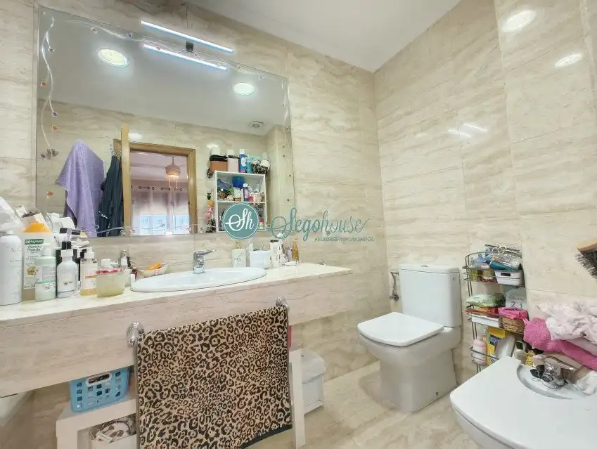 Baño de Casa o chalet en venta en Segovia con Calefacción y Trastero