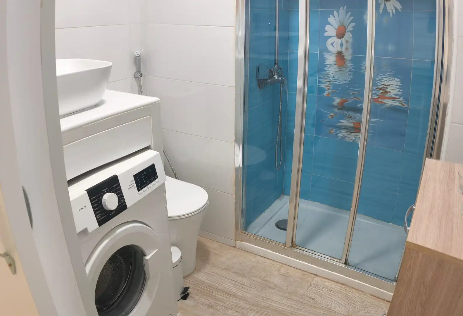 Badezimmer von Wohnung zur Miete in Las Palmas de Gran Canaria mit Möbliert, Waschmaschine und Mikrowelle