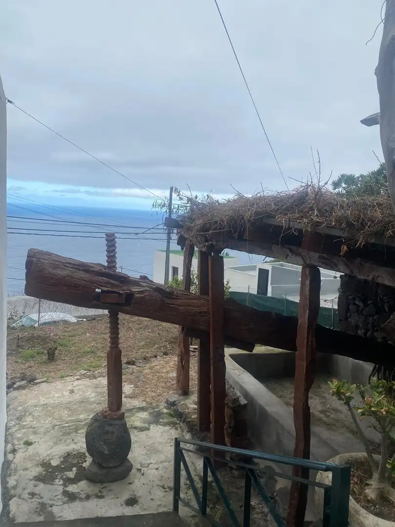 Vista exterior de Casa o xalet en venda en Frontera amb Jardí privat