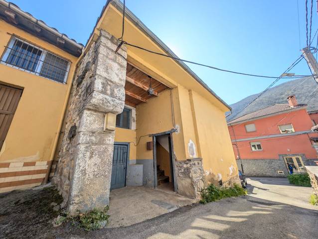 Casa adosada en Venta en Lugar FELECHOSA ARRIBA en Aller