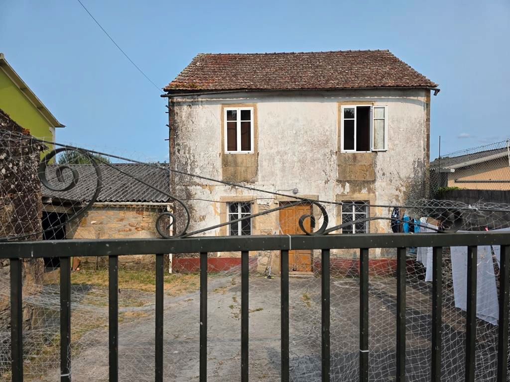 Exterior view of House or chalet for sale in Rianxo  with Storage room