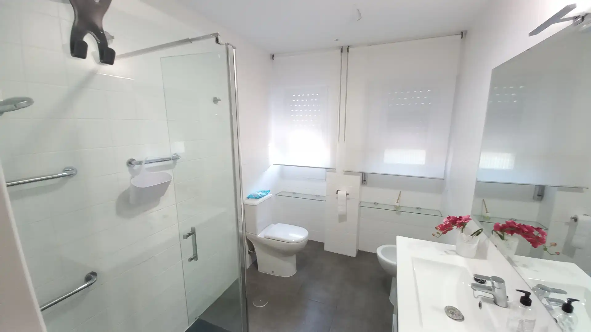 Baño de Piso de alquiler en Albacete con Calefacción, Amueblado y Balcón
