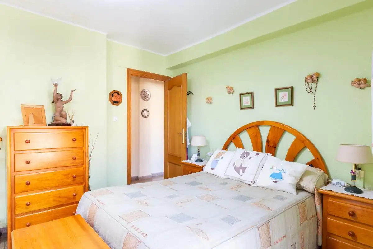 Habitación de Piso en venta en Valencia con Calefacción y Amueblado