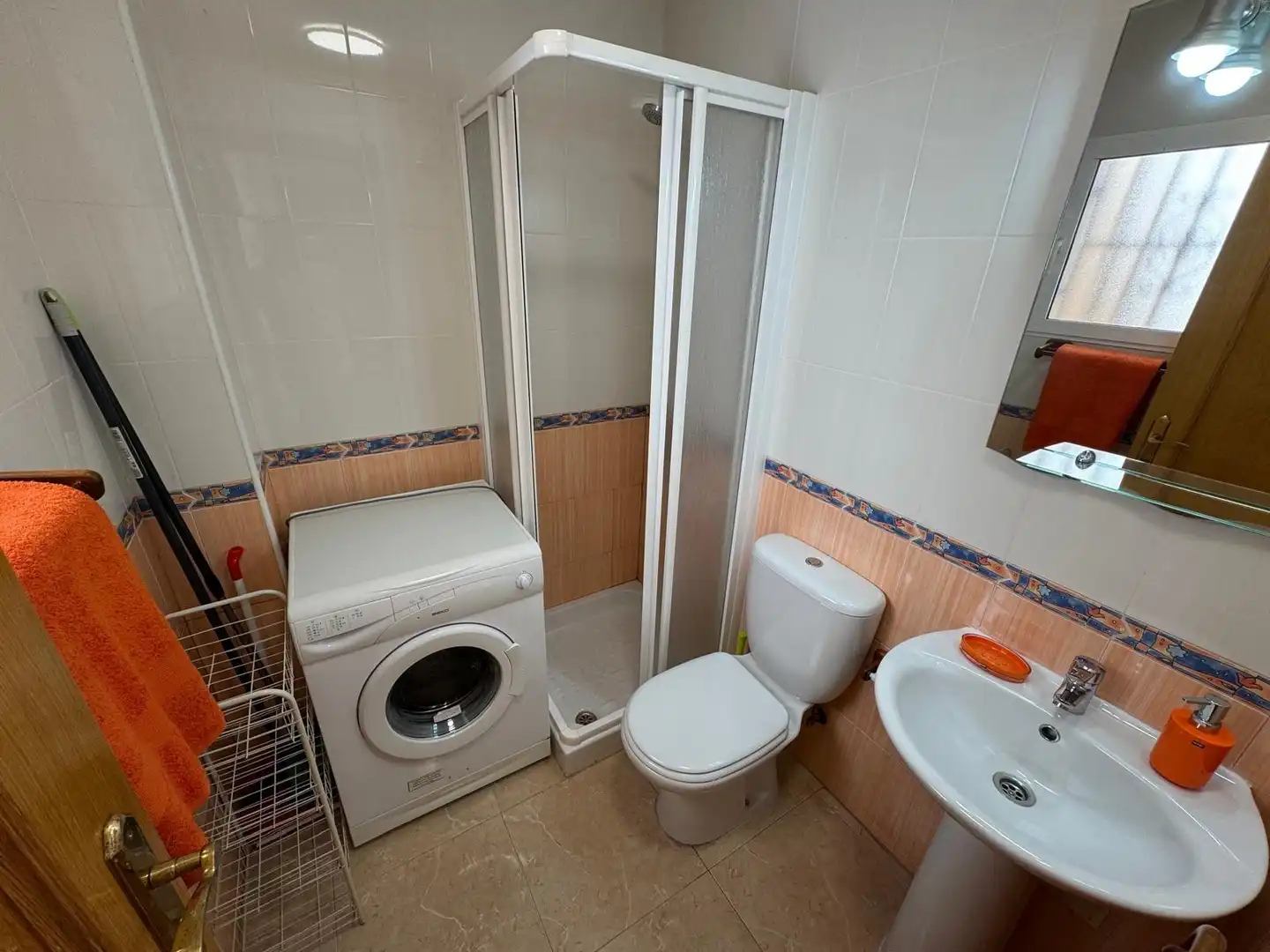 Baño de Estudio en venta en Torrevieja con Aire acondicionado, Terraza y Amueblado