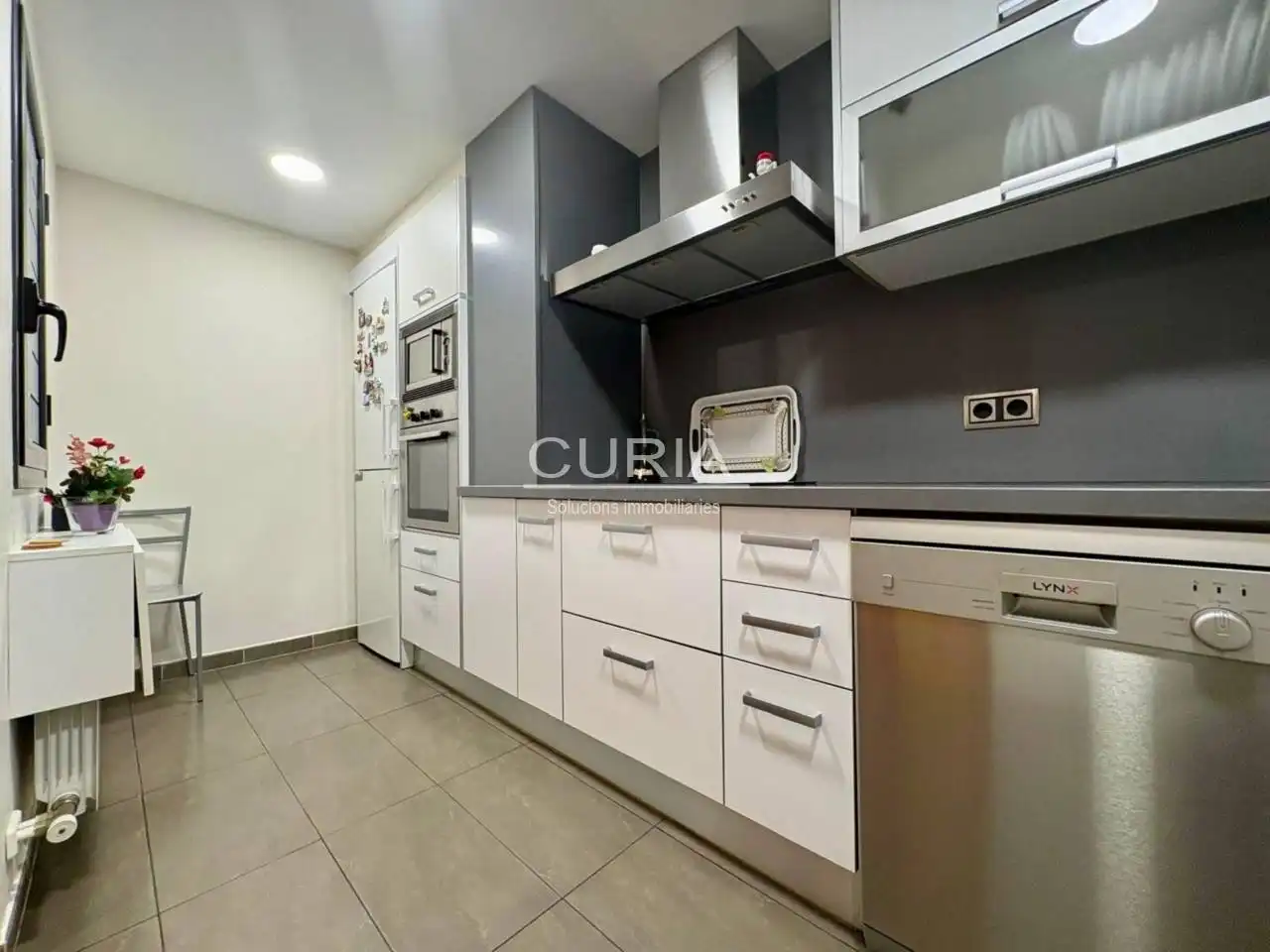 Piso en venta en Instituts - Universitat