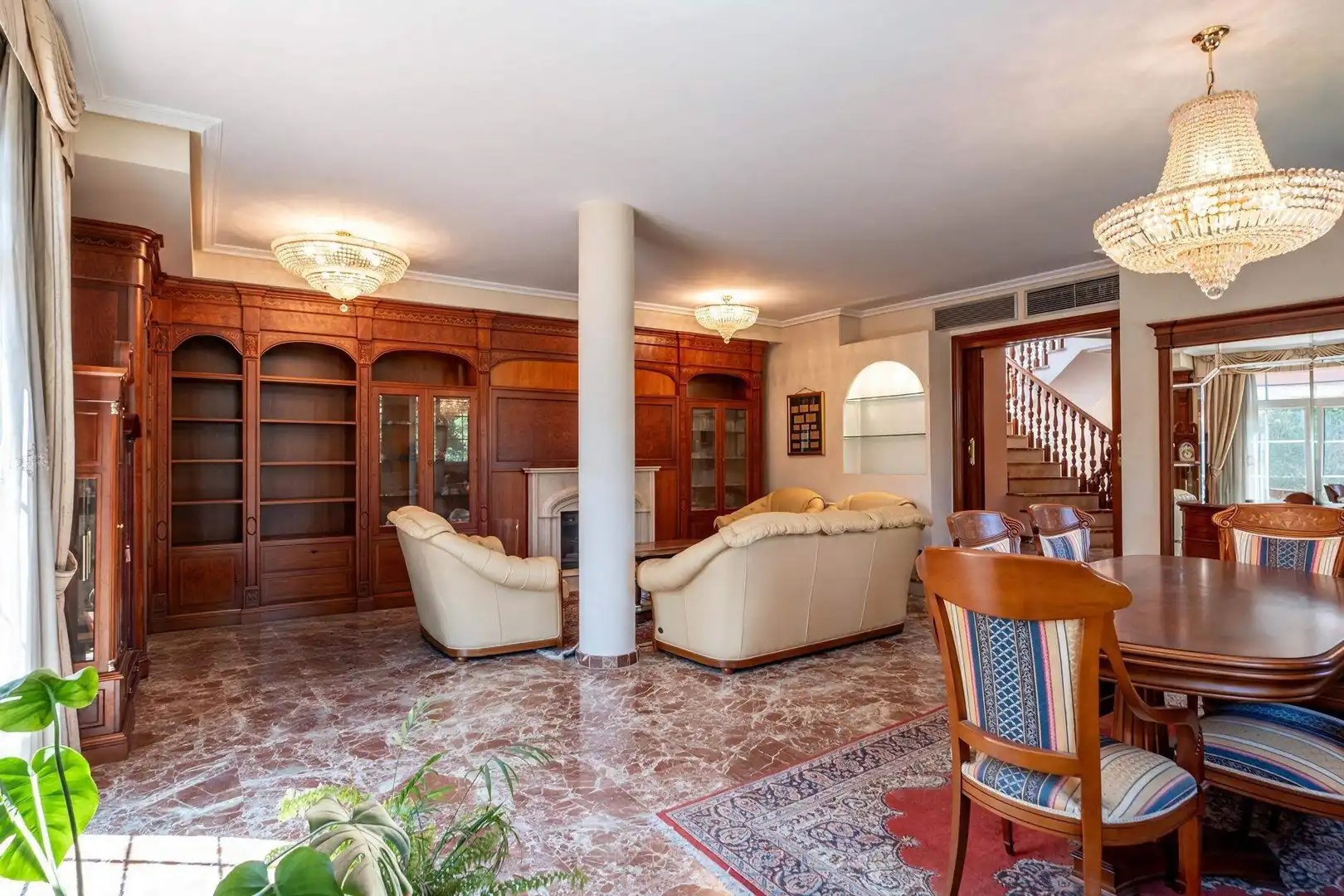 Sala d'estar de Casa o xalet en venda en Zaragoza amb Jardí privat, Terrassa i Traster