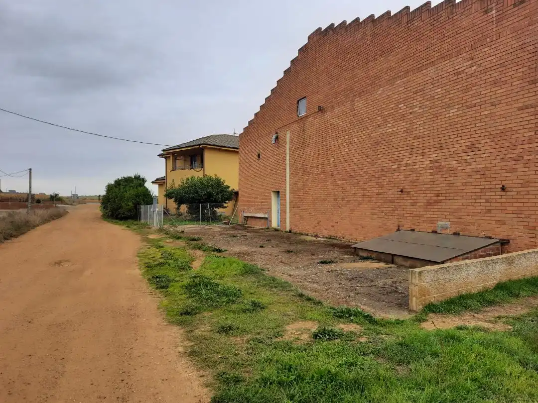 Nau industrial en venda en Micereces de Tera