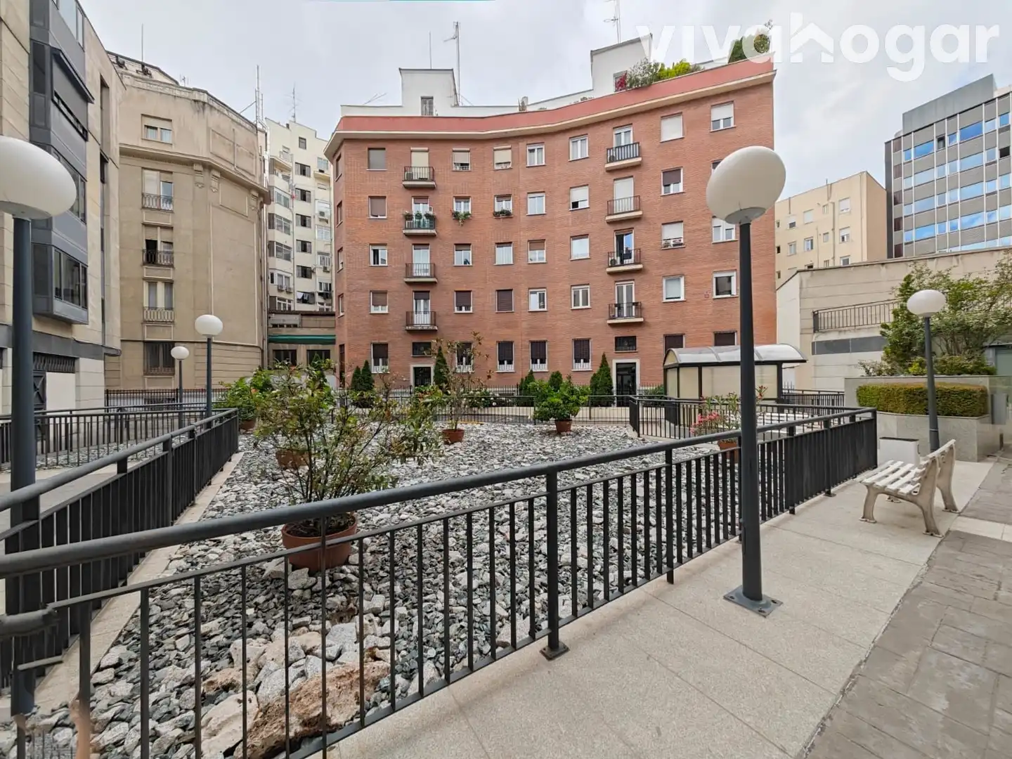 Außenansicht von Garage zum Verkauf in Madrid