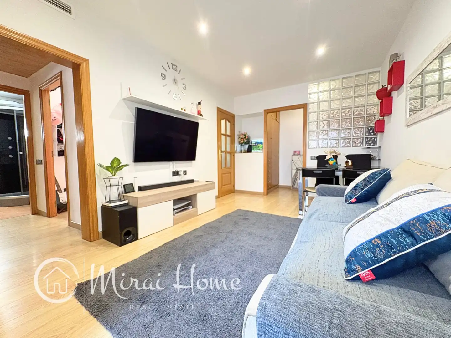 Living room of Flat for sale in Sabadell  with Air Conditioner and Parquet flooring