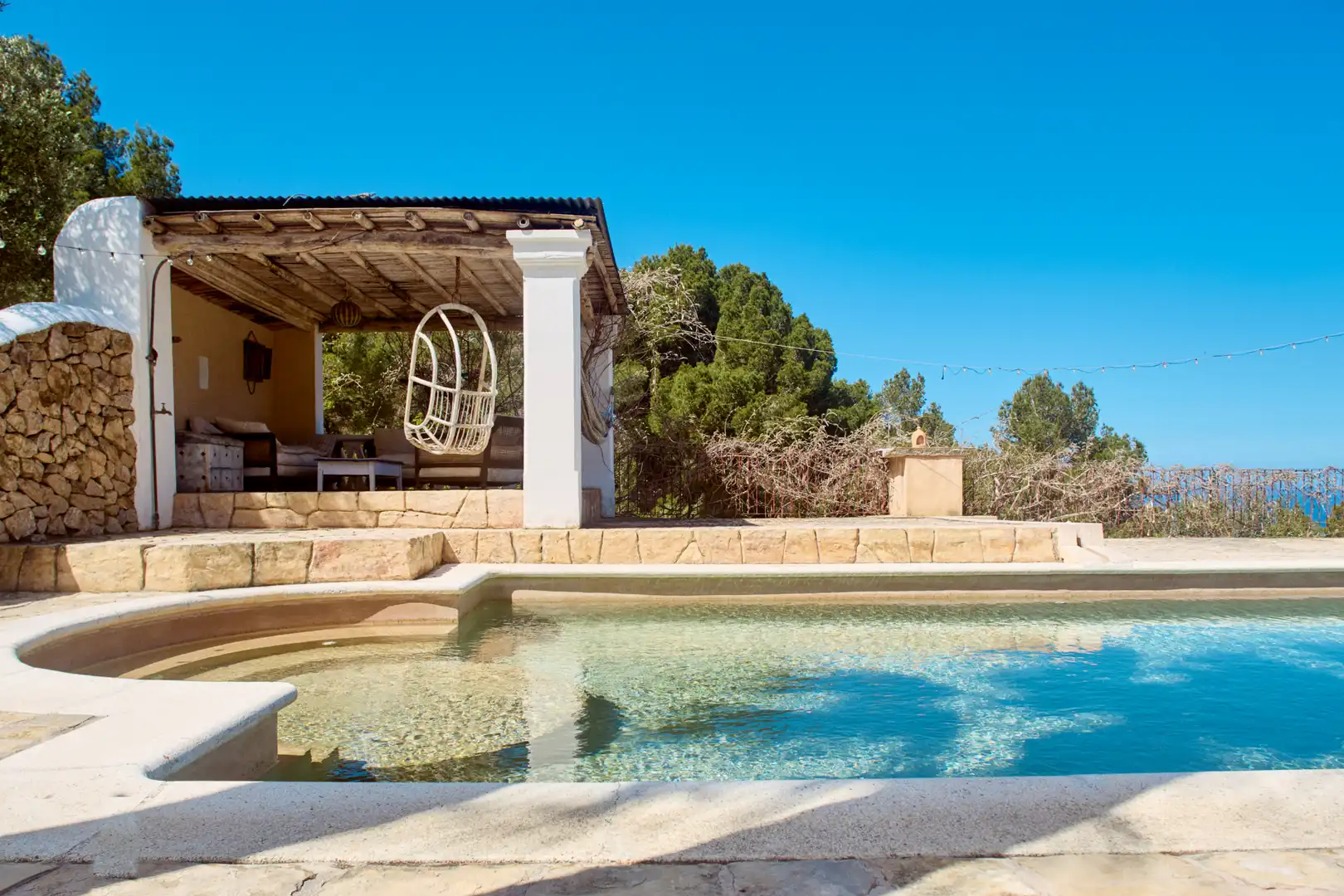 Piscina de Finca rústica en venda en Sant Joan de Labritja amb Aire condicionat, Jardí privat i Parquet