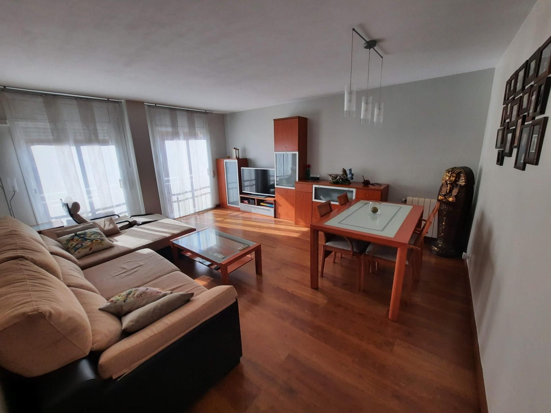 Sala d'estar de Pis en venda en Montcada i Reixac amb Calefacció i Parquet