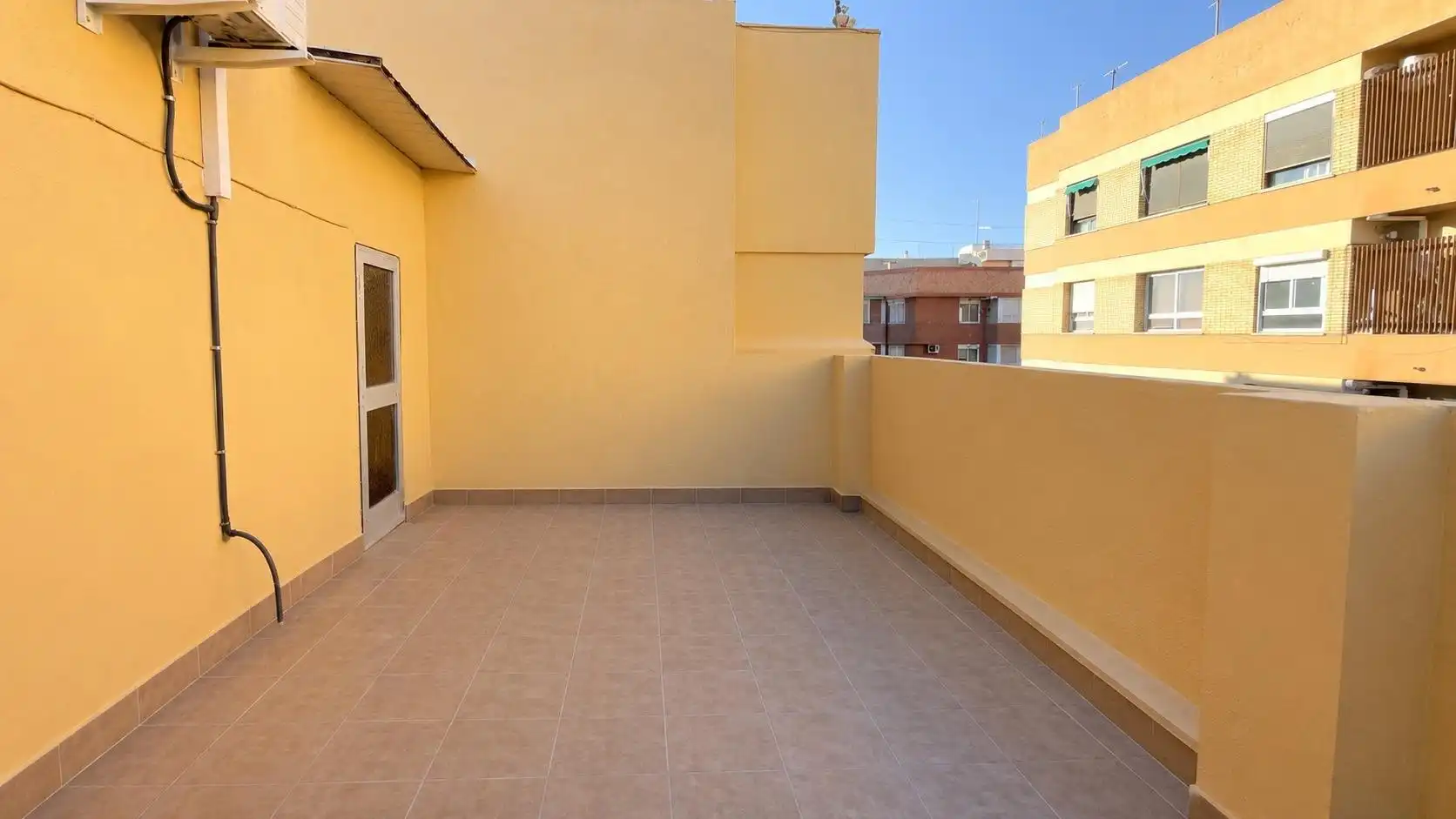 Terrasse von Dachboden zum Verkauf in Massamagrell mit Klimaanlage, Terrasse und Abstellraum