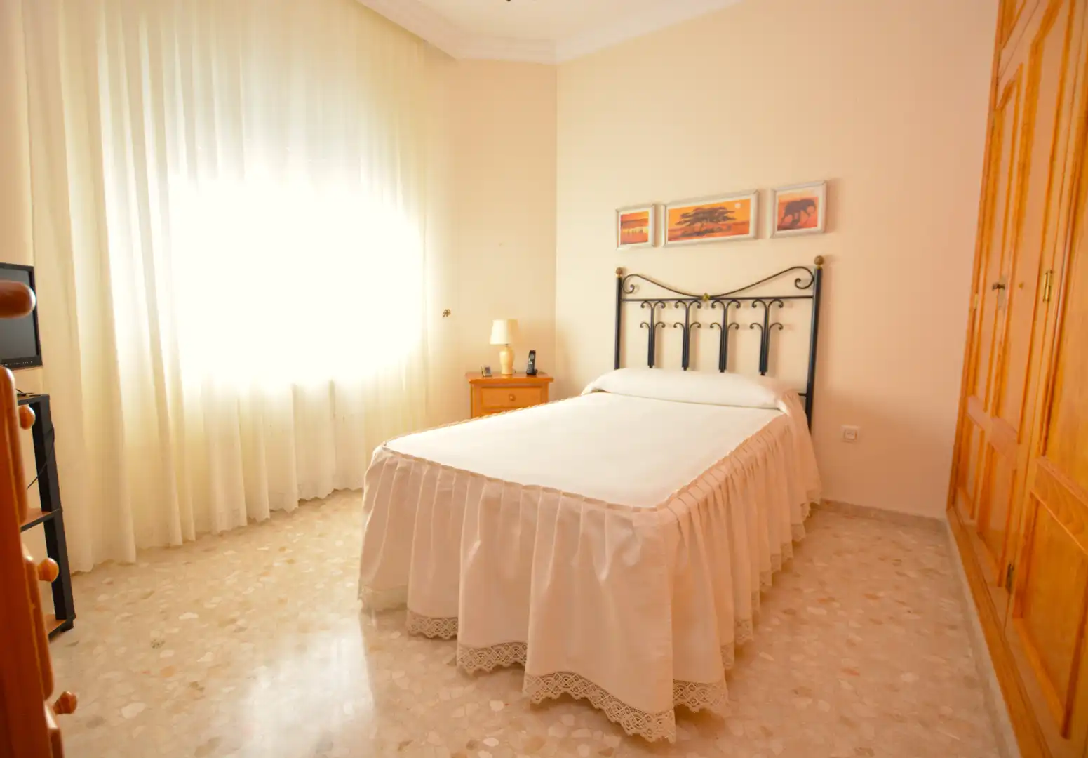 Habitación de Casa o chalet en venta en Valencina de la Concepción con Calefacción, Jardín privado y Trastero