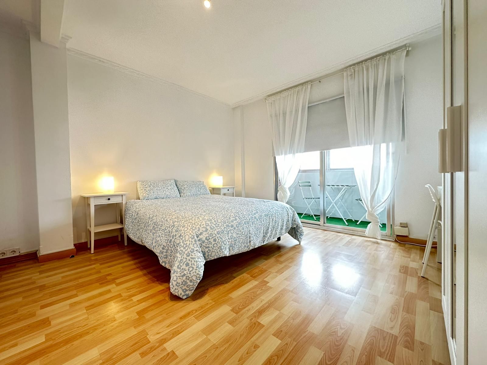 Flat for share in Calle de San Asturio Serrano, 3, Reyes Católicos