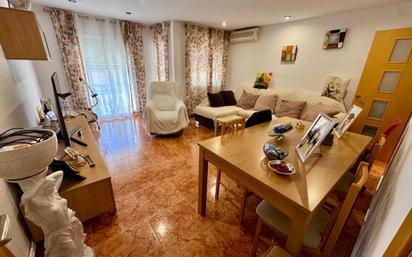 Living room of Flat for sale in Montcada i Reixac  with Air Conditioner, Heating and Balcony