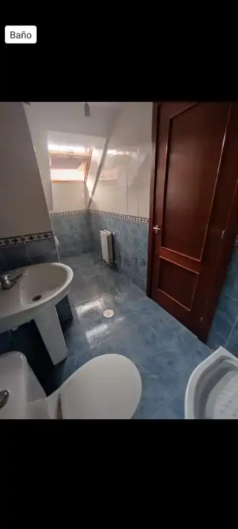Badezimmer von Maisonette zum Verkauf in Gijón  mit Parkett, Abstellraum und Ofen