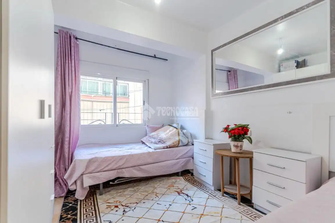 Bedroom of Flat for sale in Motril