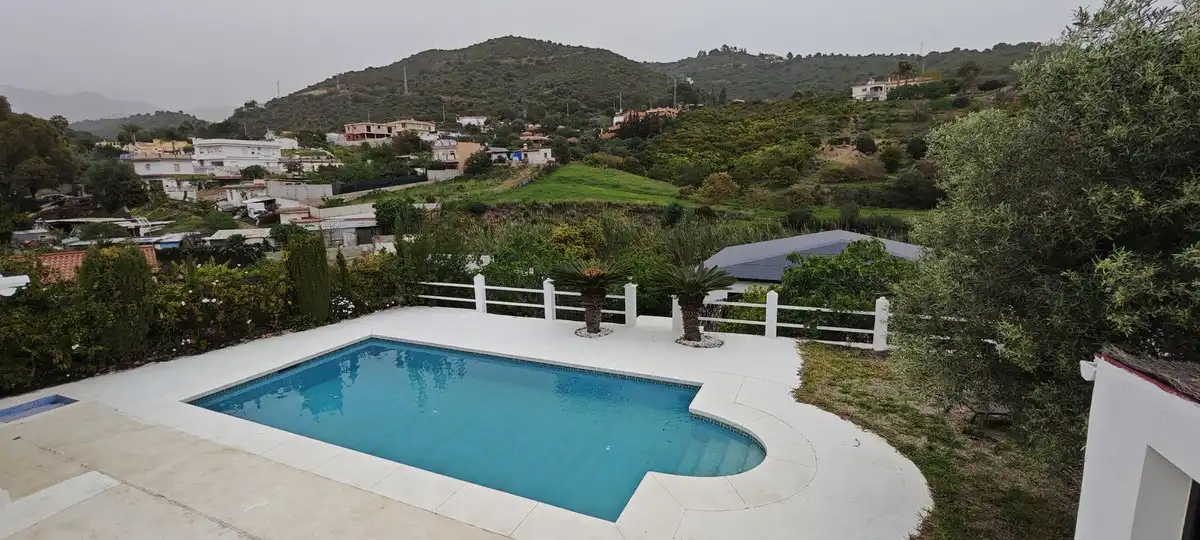 Piscina de Casa o xalet en venda en Marbella amb Aire condicionat, Jardí privat i Piscina