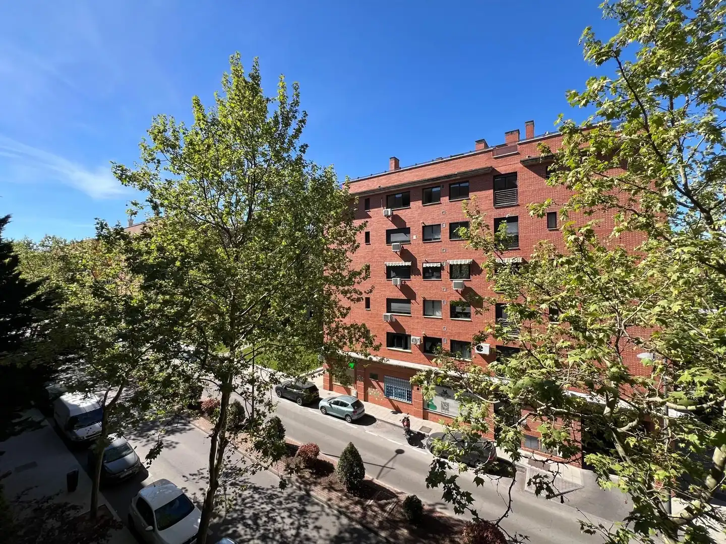 Vista exterior de Pis en venda en Tres Cantos amb Calefacció, Traster i Piscina comunitària