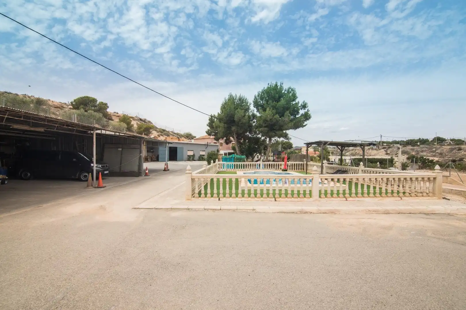 Aparcament de Casa o xalet en venda en Elche / Elx amb Aire condicionat, Jardí privat i Terrassa