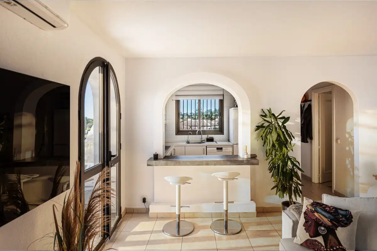 Apartamento con piscina en venta en Calahonda, imagen 6