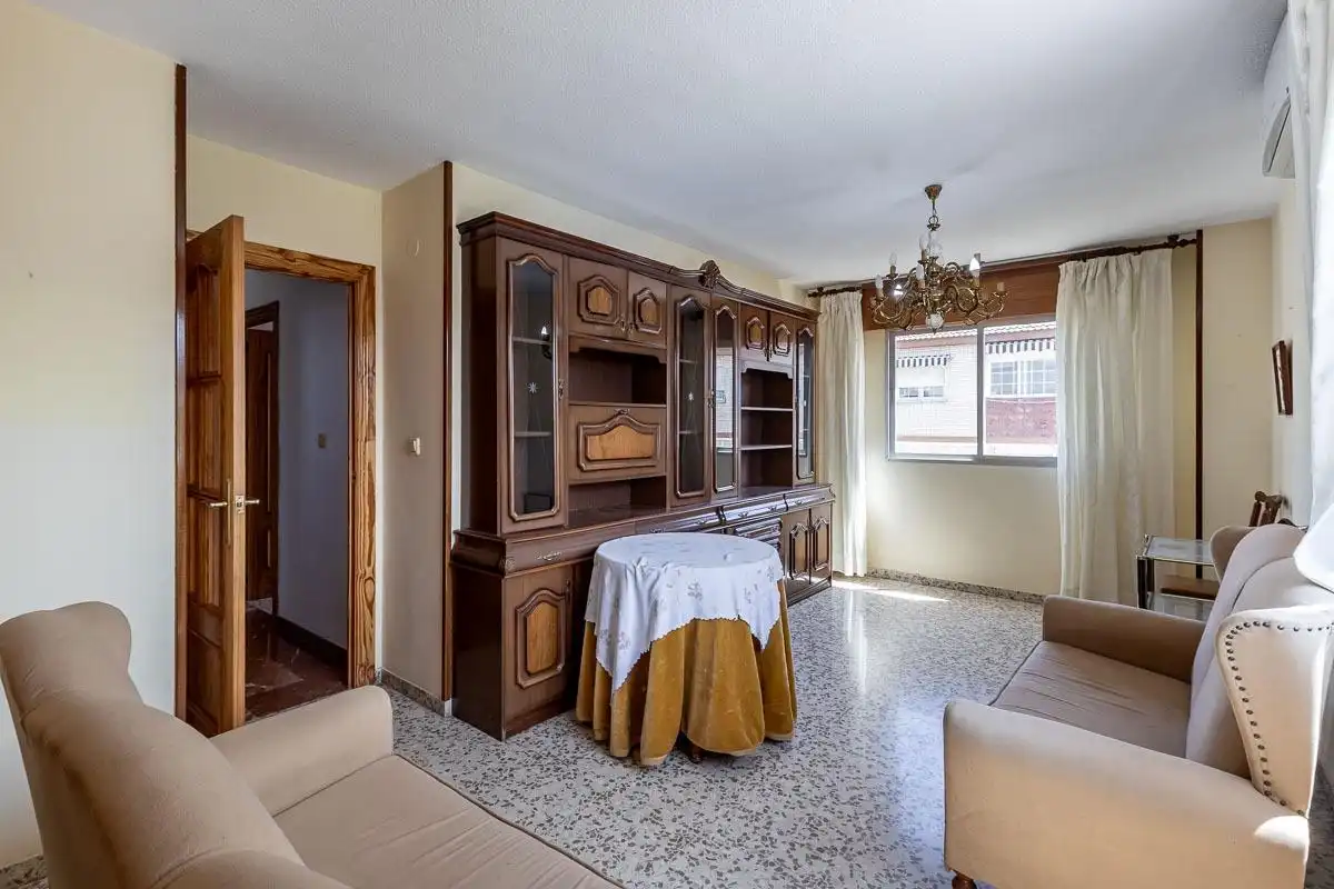 Living room of Flat for sale in Granada  with Air Conditioner and Heating