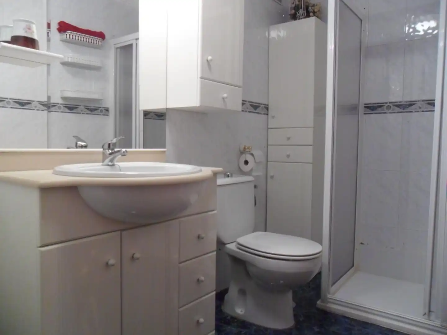 Baño de Piso de alquiler en Granada con Aire acondicionado, Calefacción y Terraza