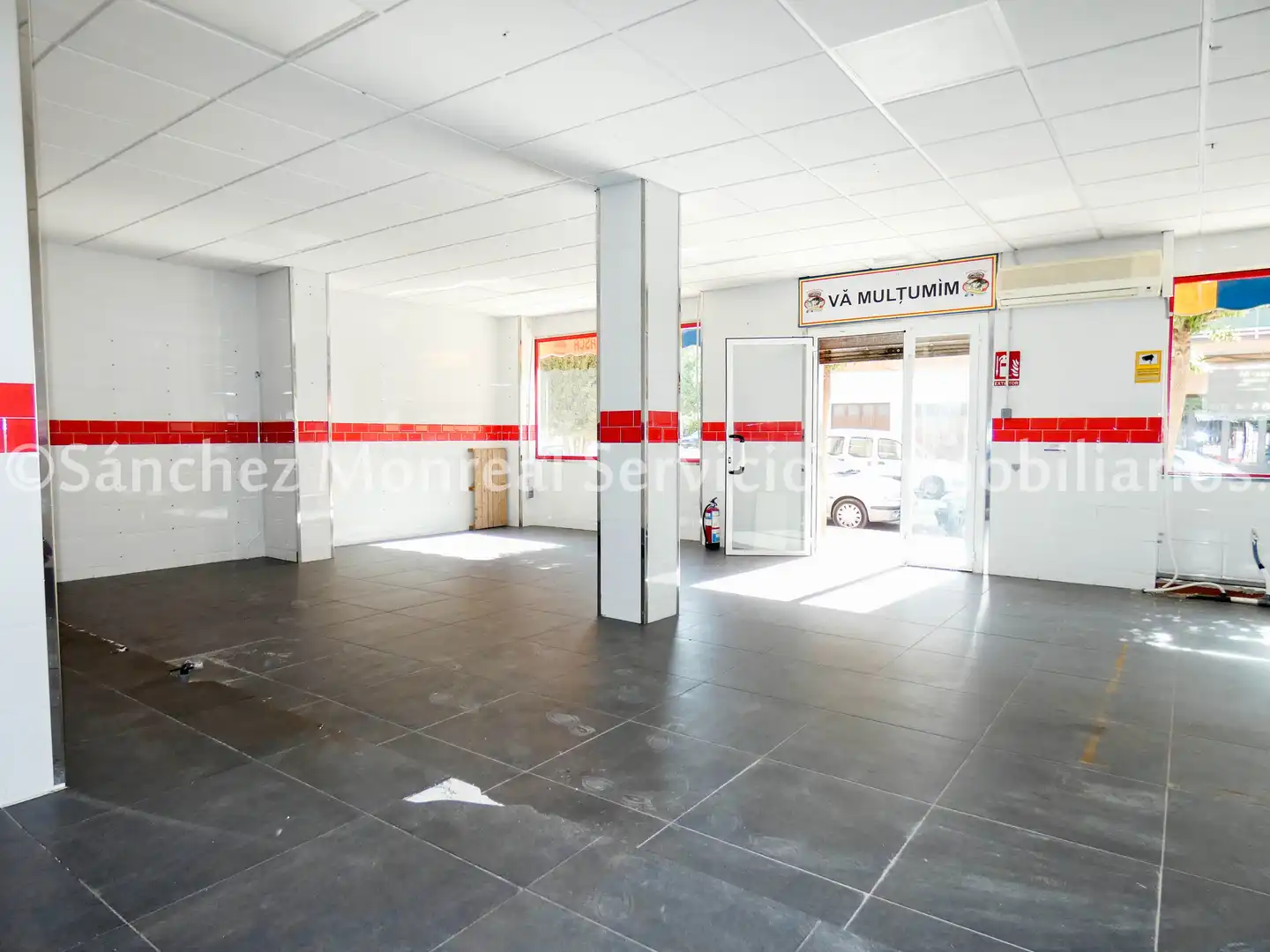 Local comercial en venta en Calle Juan Bautista de la Concepción