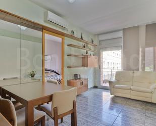 Living room of Flat for sale in  Barcelona Capital  with Air Conditioner, Heating and Oven