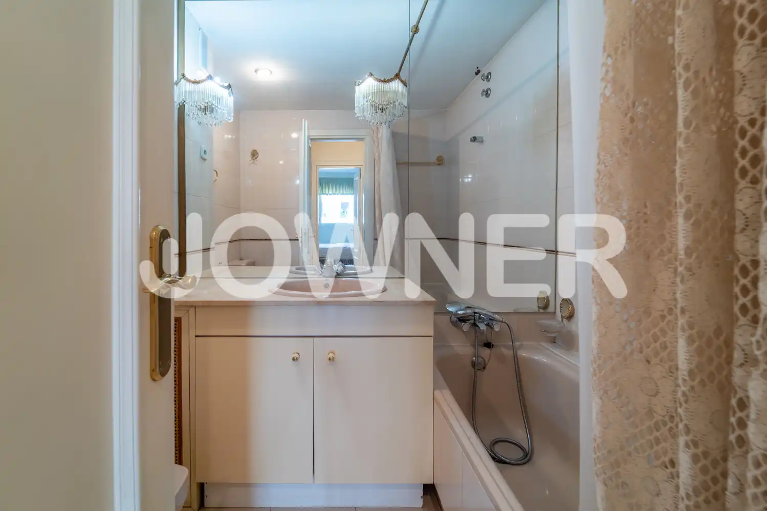 Bathroom of Flat for rent in Madrid  with Air Conditioner, Heating and Furnished