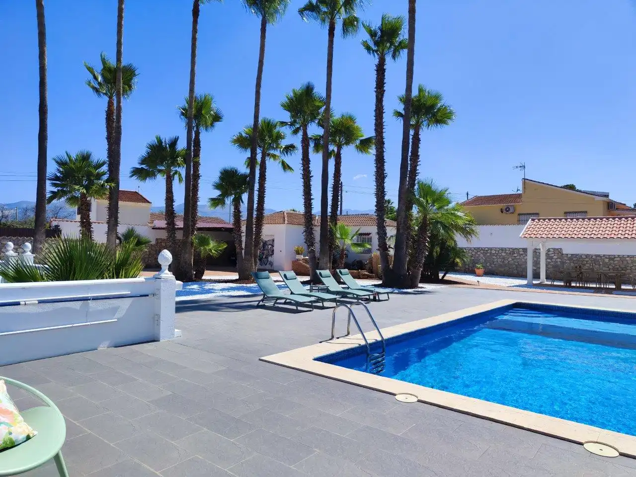 Piscina de Casa o chalet en venta en Alhaurín de la Torre con Aire acondicionado, Calefacción y Jardín privado