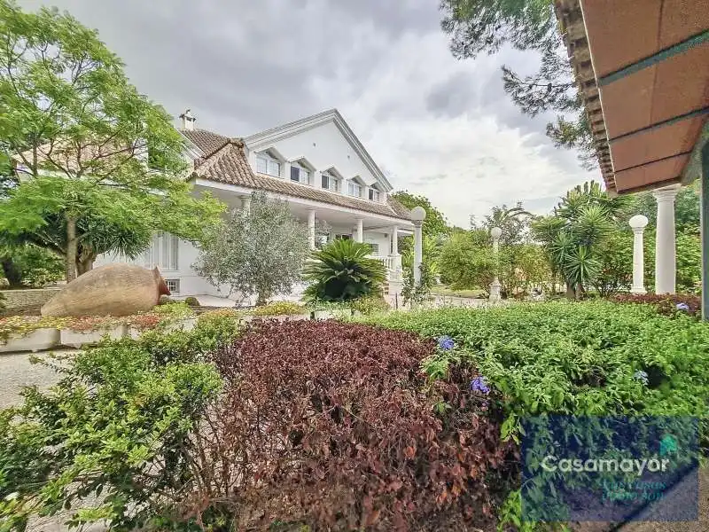 Houses for sale in Sol y Luz