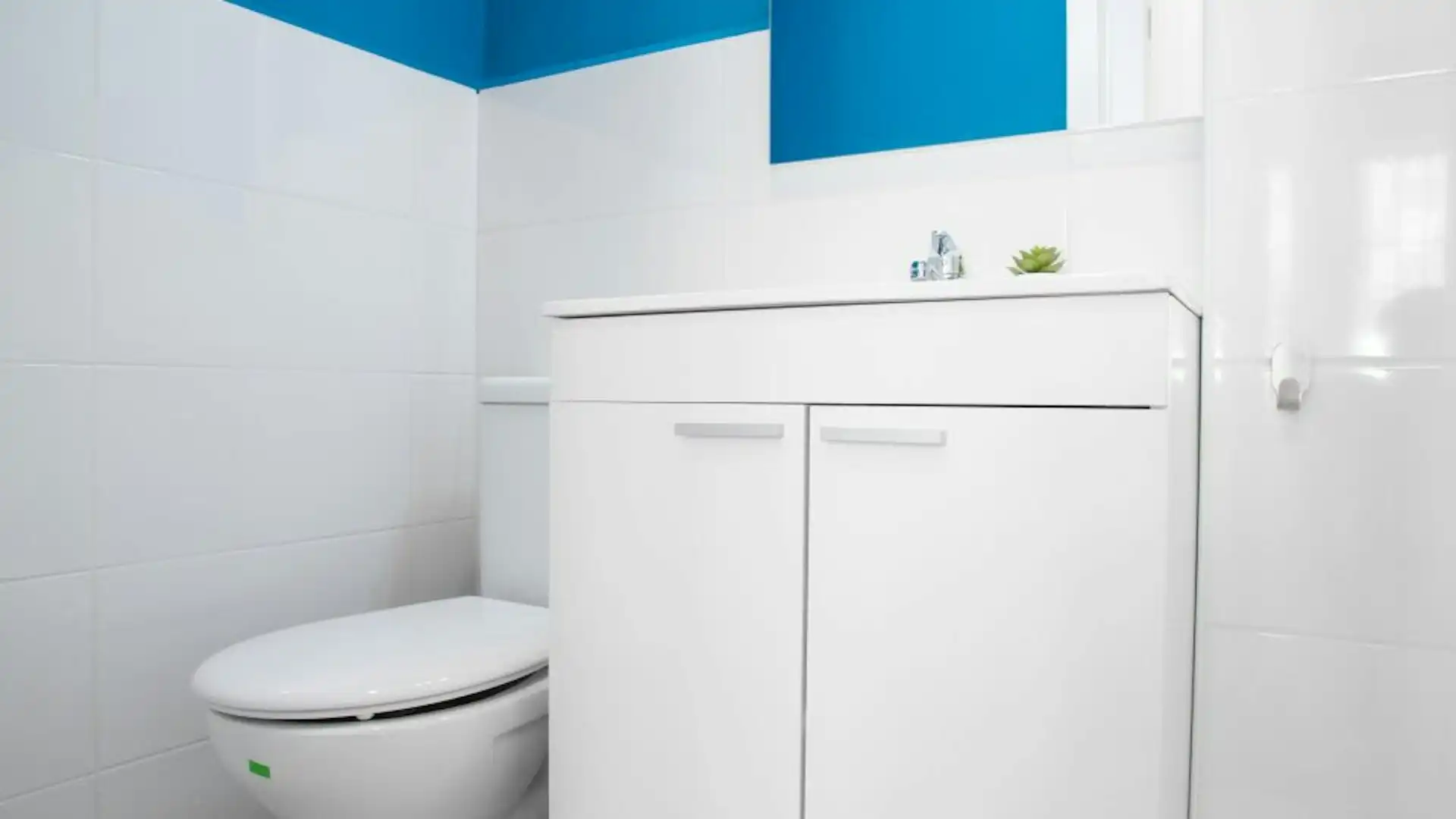 Bathroom of Flat for rent in Madrid  with Heating, Furnished and Washing machine