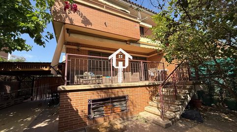 Foto 2 de Casa adosada en venta en Calle Calle Escorpio, Almajada - Ravel, Mutxamel