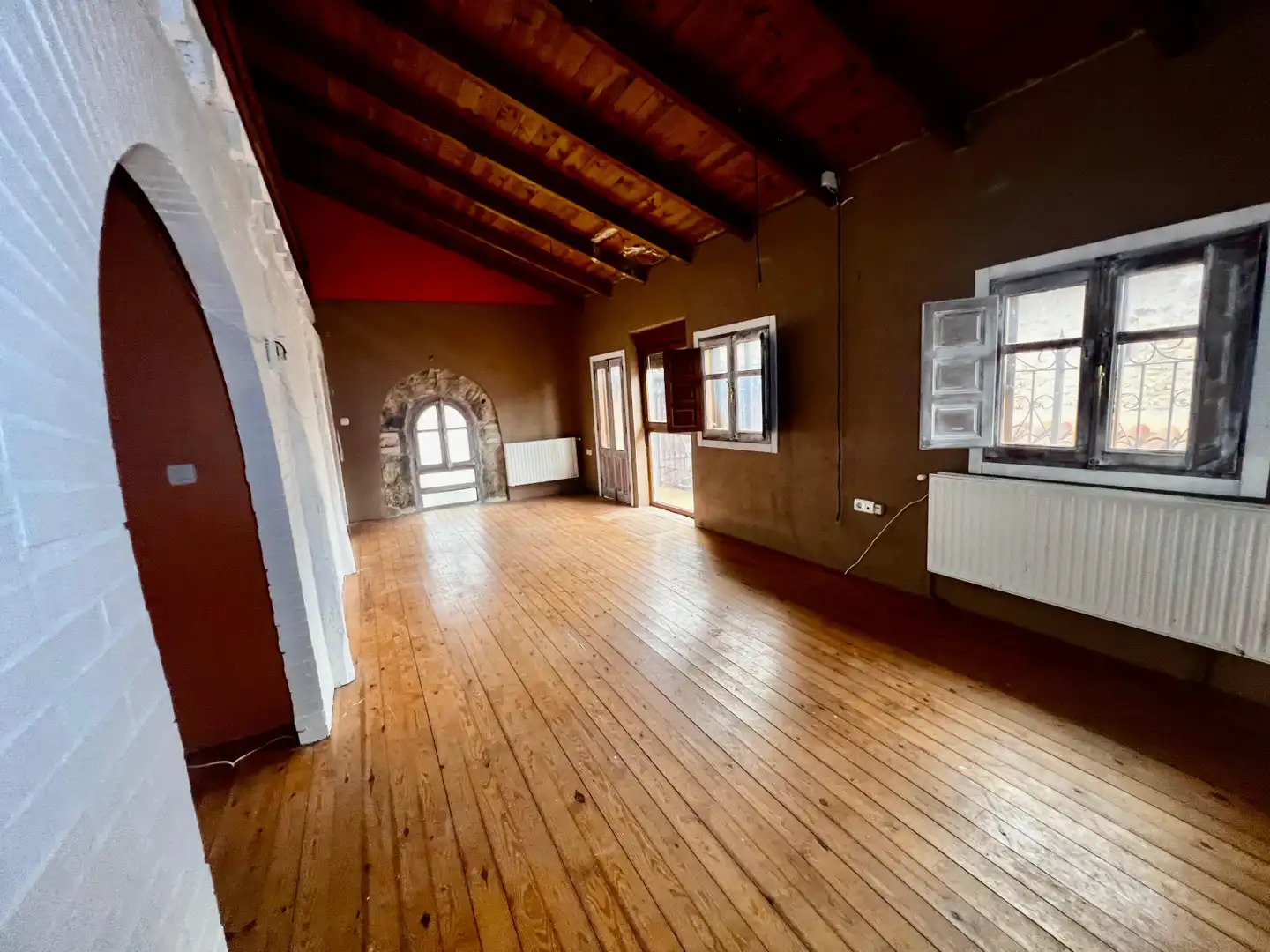 Edificio en venta en Valle de Valdelucio