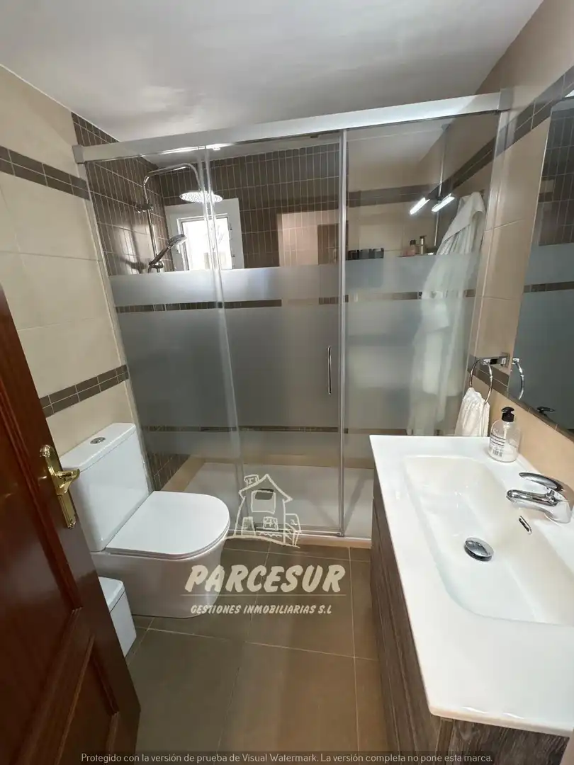 Baño de Piso en venta en Poniente-Norte - Miralbaida - Parque Azahara