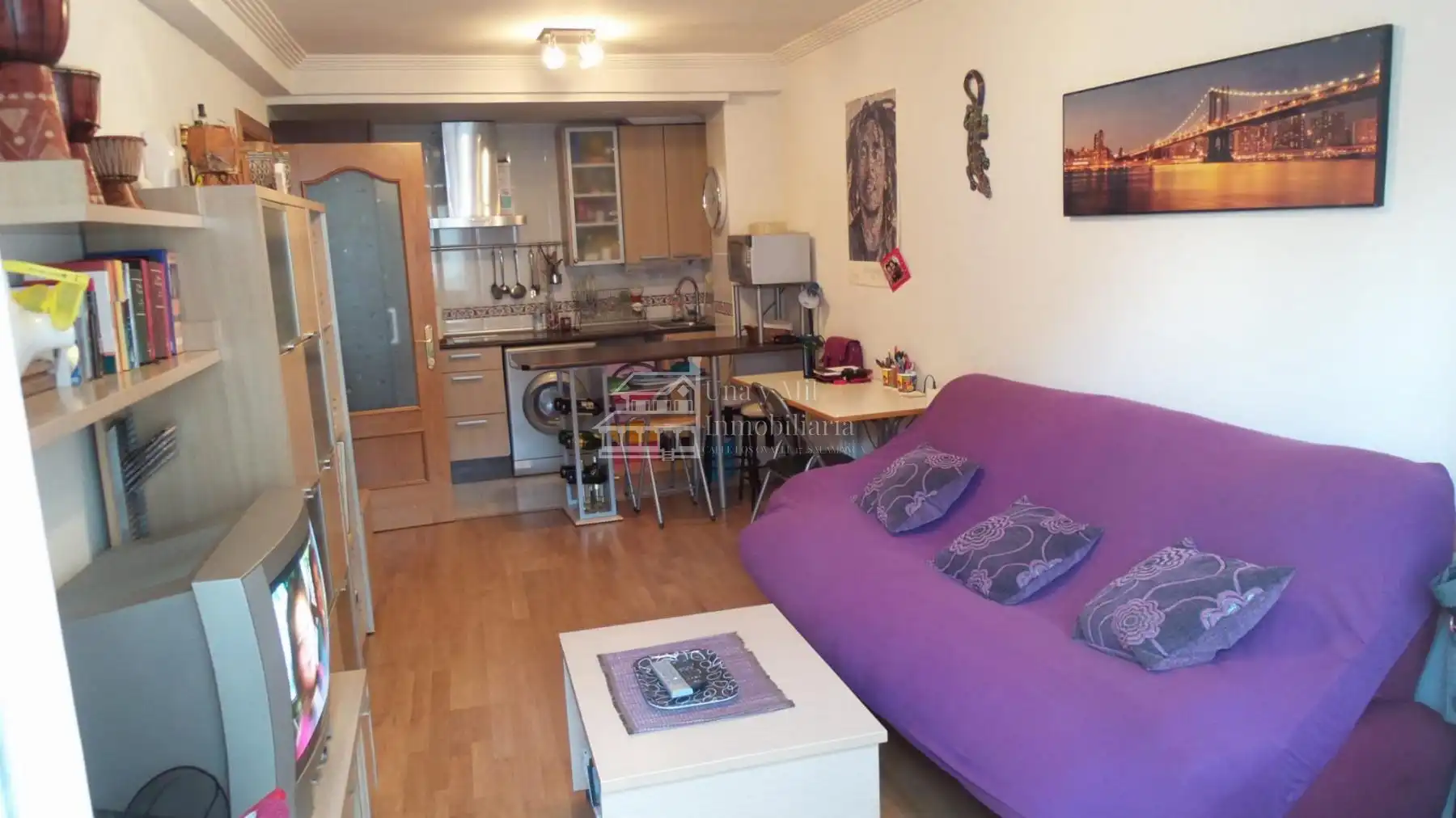 Sala d'estar de Apartament en venda en Salamanca amb Calefacció i Balcó