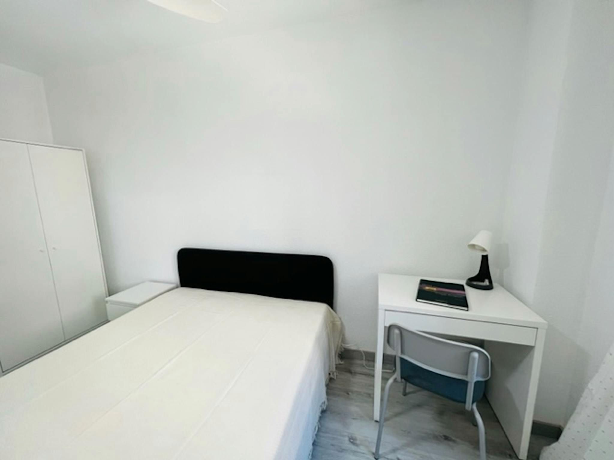 Bedroom of Flat to share in Getafe  with Heating, Washing machine and Balcony