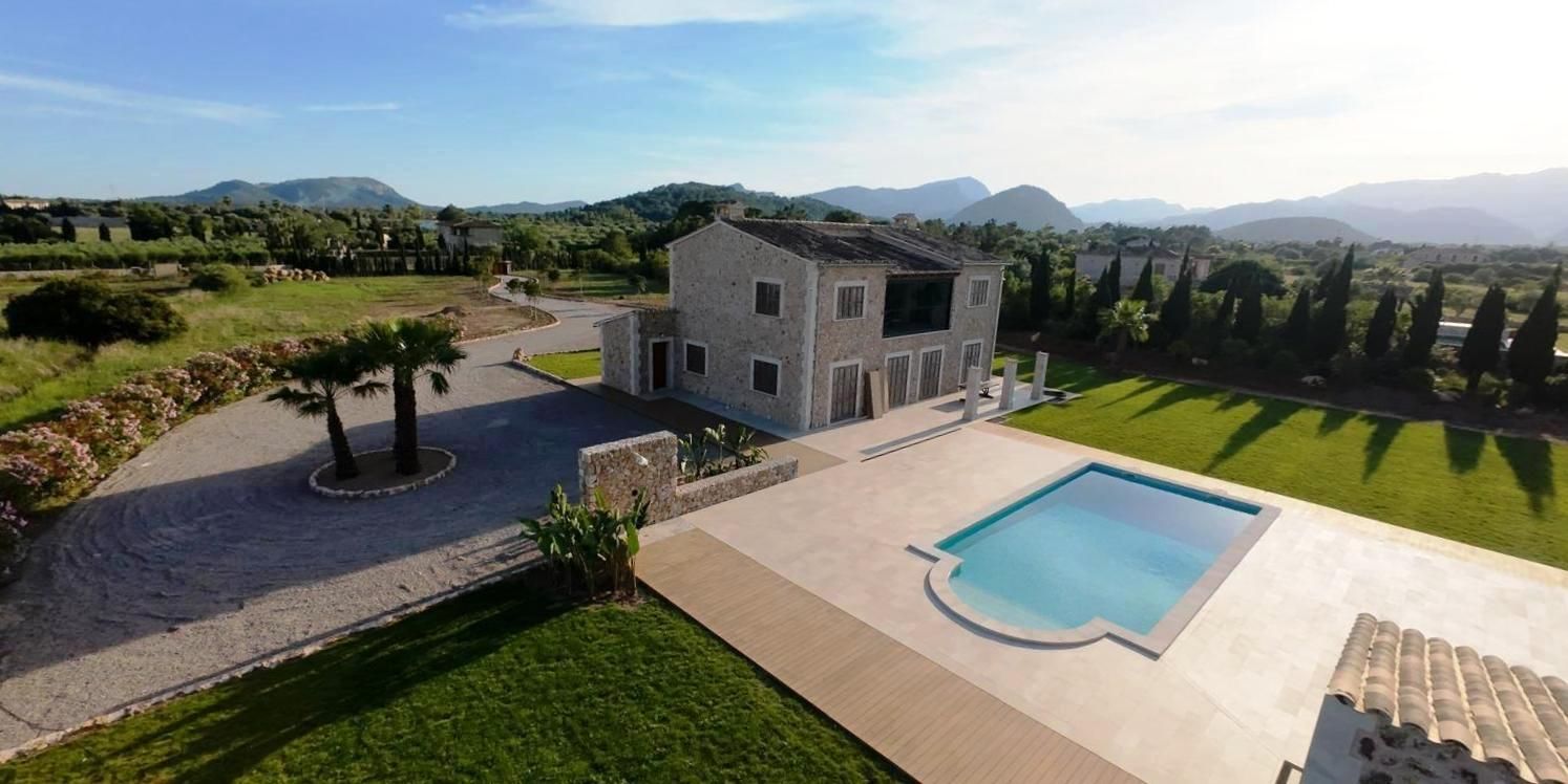 Vista exterior de Finca rústica de lloguer en Pollença amb Aire condicionat, Piscina i Moblat