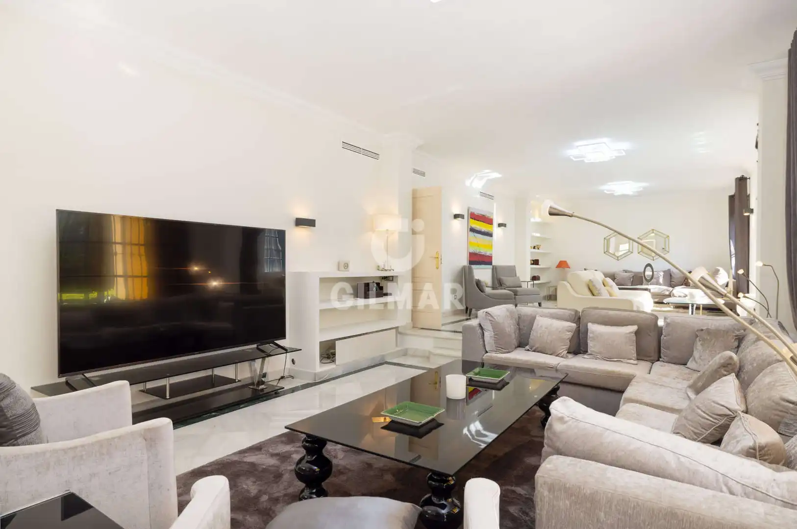 Sala de estar de Casa o chalet en venta en Estepona con Calefacción, Jardín privado y Piscina