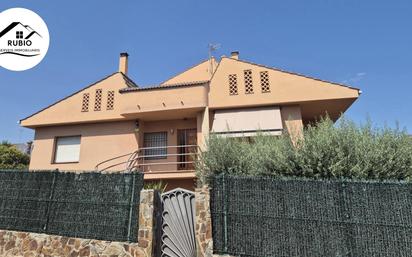 Vista exterior de Casa o xalet en venda en Sabadell amb Terrassa