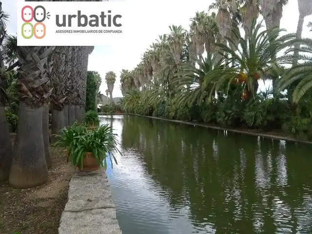 Vista exterior de Casa o xalet en venda en Gandia amb Aire condicionat, Calefacció i Jardí privat