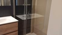Badezimmer von Wohnungen miete in  Madrid Capital mit Klimaanlage, Heizung und Terrasse