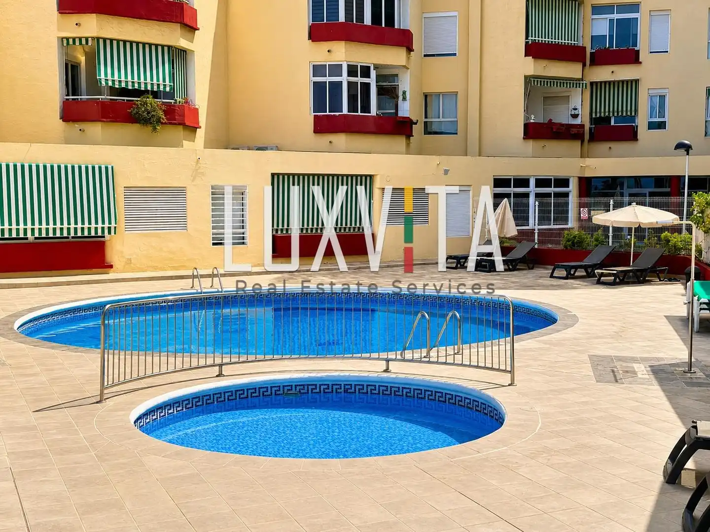 Piscina de Apartamento en venta en Adeje con Amueblado y Piscina comunitaria