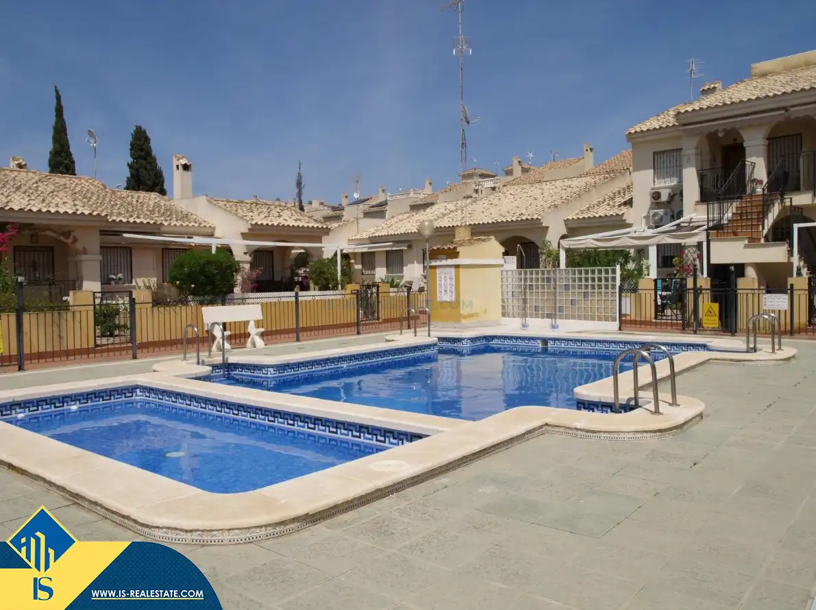 Piscina de Casa adosada en venta en Guardamar del Segura con Aire acondicionado, Calefacción y Terraza