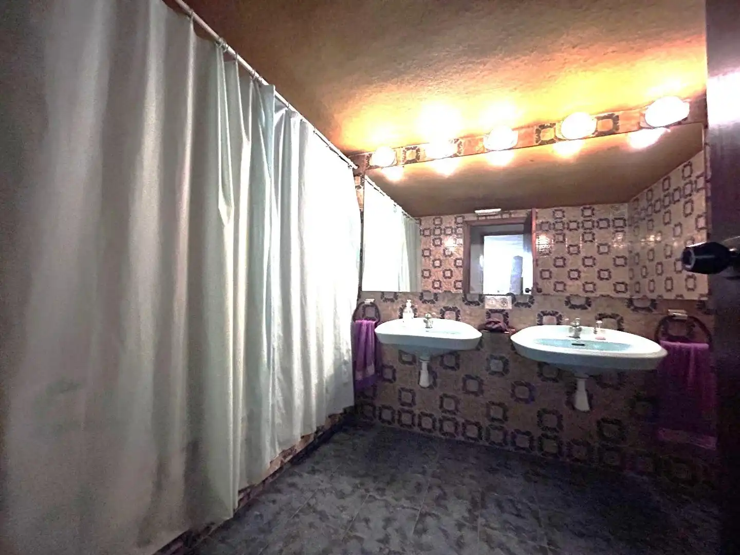 Baño de Local en venta en Xirivella con Aire acondicionado