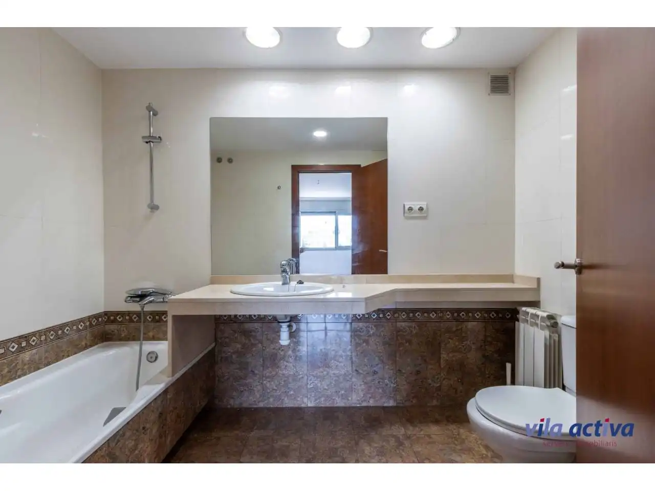 Baño de Piso en venta en Terrassa con Aire acondicionado, Calefacción y Parquet