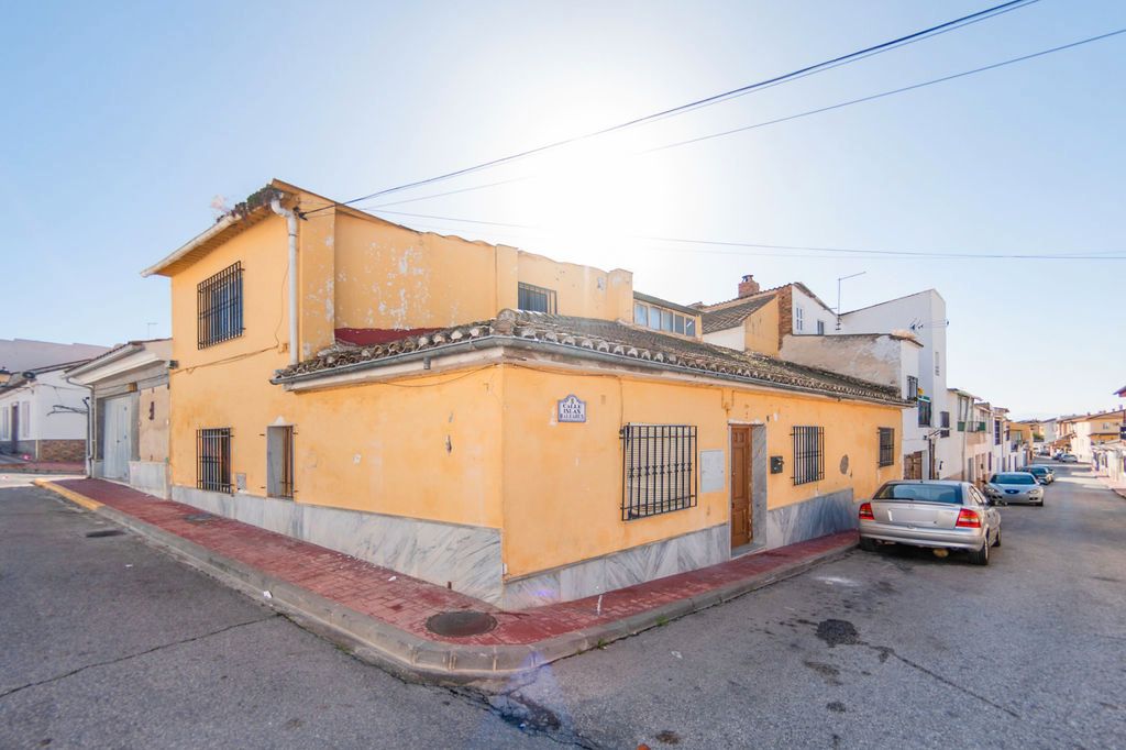 Exterior view of Single-family semi-detached for sale in Atarfe