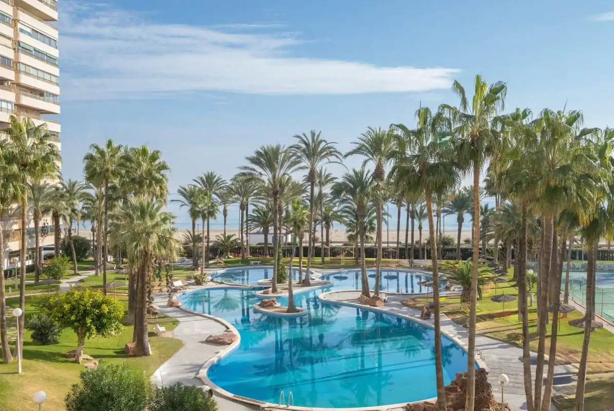 Piscina de Piso en venta en El Campello con Calefacción, Jardín privado y Terraza